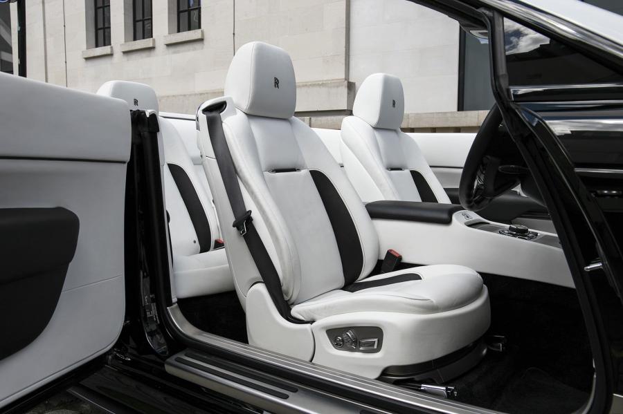 Интерьер Rolls-Royce Dawn by ONYX Concept 2017 года  (фото 9 из 35)